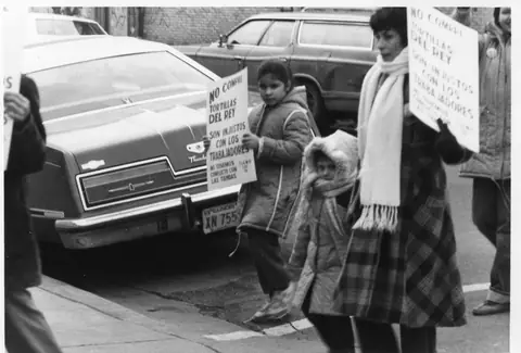 Del Rey demonstration