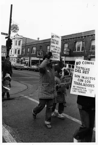 Del Rey demonstration and walk