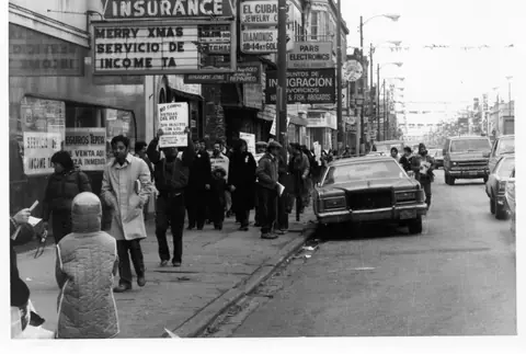 Del Rey demonstration and walk