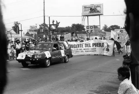 Contingente del Pueblo at the protest against election fraud in Mexico, 1989