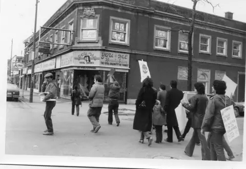 Del Rey demonstration